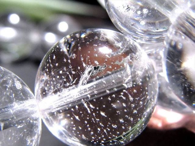 澄み渡る透明感 マニハール産 ウォーターバブルクォーツブレスレット 8mm×22珠前後 太古の液体と気泡を内包した奇跡 ギャランティーカード付属