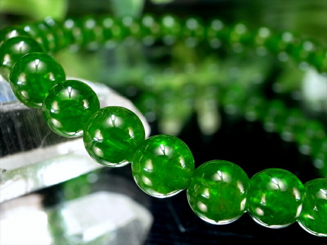 濃縮グリーンカラー3A+ クロムダイオプサイト ブレスレット 5.5mm-6mm×33珠 透明宝石質 自然の癒しを感じる深緑色 知恵と叡智の石 一点もの ロシア産