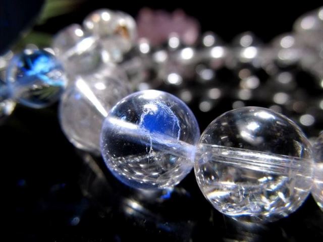 不純物少なめ オイルインクォーツ 石油入り水晶 ブレスレット 約7.5mm-8mm×25珠前後 幻想的な蛍光発色 古代の石油を内包した激レア水晶