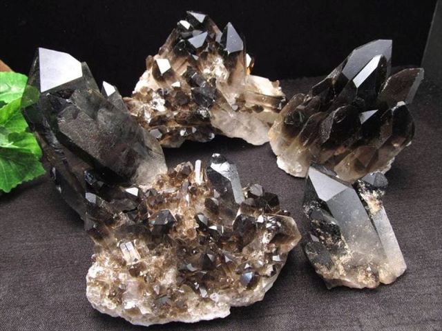 高品質 ‼️魔除け最強‼️黒水晶 クラスター クラスター モリオン 天然石 黒水晶 モリオン クラスター ② 最強の魔除け 浄化 山東省産黒