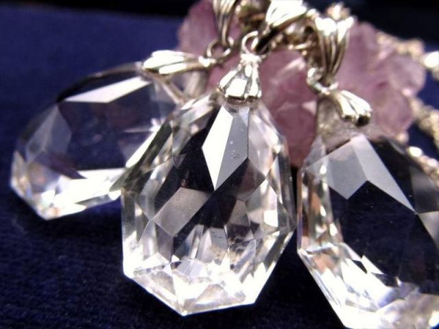 キラキラカット 水晶 カット ペンダントトップ 石サイズ縦約20mm ラグジュアリー仕上げ 全てを浄化し活性化させる万能ストーン Silver925 ブラジル産