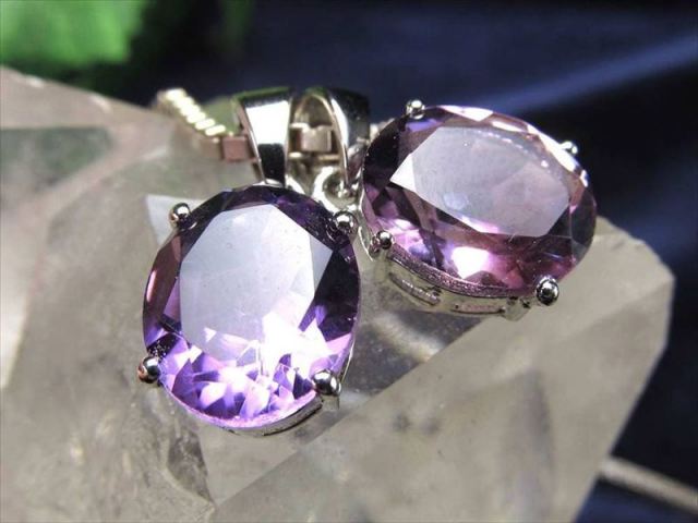極上品質5A ラベンダーアメジスト オーバルカット ペンダントトップ 1個売り 石サイズ縦約12mm 1個売り 真実の愛を守りぬく石 2月の誕生石 Silver925