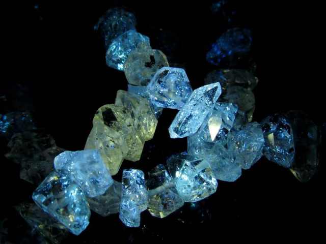 超希少 古代の石油を内包した激レア水晶 水晶&オイルクォーツ結晶