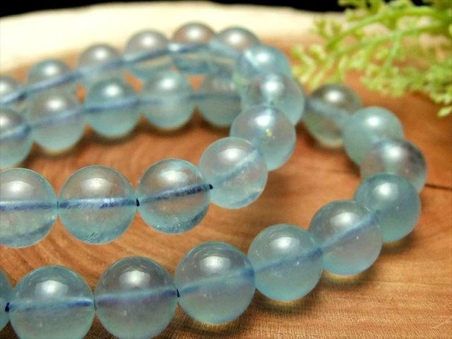 新品 ブラジル産 天然無処理 アクアマリンのバングルライトブルー 