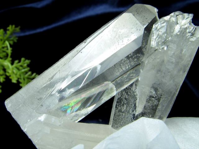 謎多き美麗クリスタル ゼッカ産 水晶クラスター ギャランティーカード付き 最大幅約55mm 重さ43g 氷のように美しい水晶 純粋と浄化を象徴する石 一点もの ブラジル ミナス・ジェライス州ゼカ・デ・ソウザ鉱山産