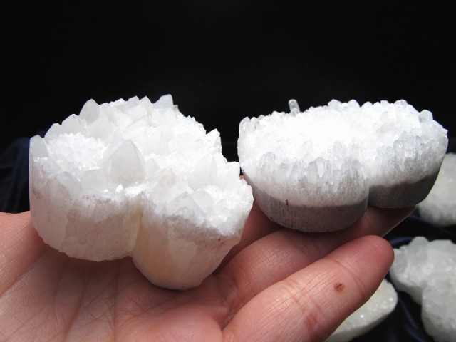 六角水晶ハート型クラスター