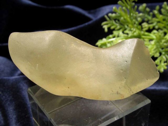 抜粋鑑別済み エジプト政府採掘禁止【リビアングラス 原石】幅46mm 重 