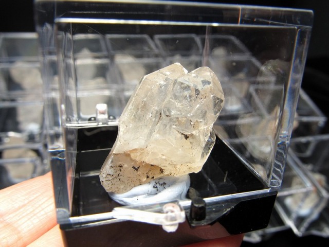 天然石 マダガスカル産 カテドラル水晶原石 台座付 200720597 天然石