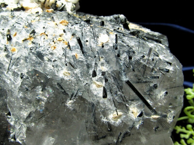 超希少 天然 ヒマラヤ ブラックファントム水晶クラスター 虹 ヒマラヤ