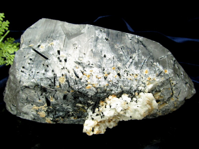 ヒマラヤ山脈 K2の直ぐ西 虹入り ヒマラヤ水晶(ブラックトルマリン入り