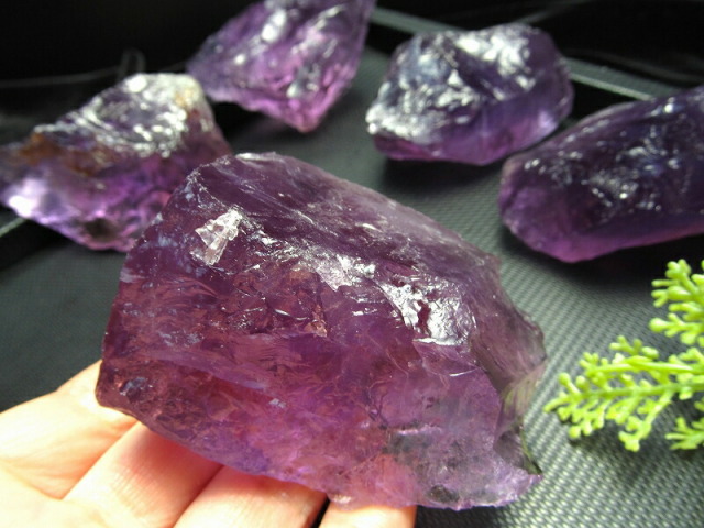 300☆特別ご提供☆矢尻のような結晶【ブラジル産『紫水晶』ラフ原石