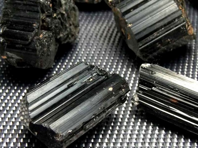 ブラックトルマリン原石　800グラム　小粒　ブラジル産⇛10キロ＋ジェル枕 ブラックトルマリン原石 800グラム 小粒 ブラジル産⇛10キロ＋
