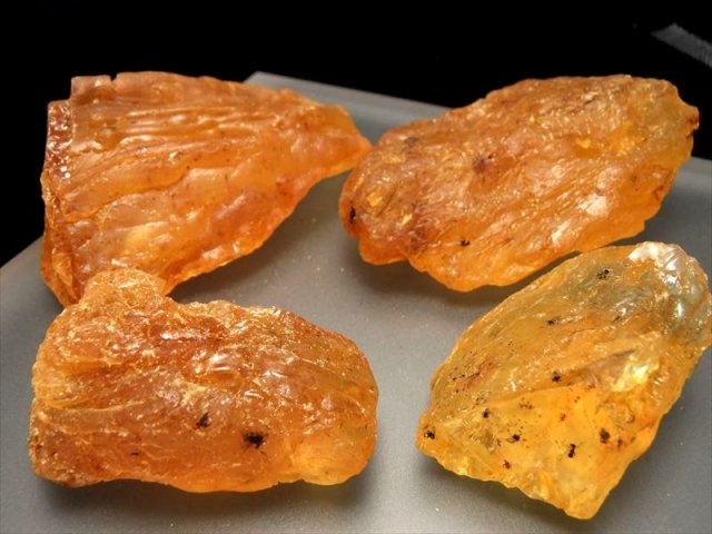 虫入り!! 琥珀(アンバー) 原石(天然コパール) 約80g-100g ブラックライトで変色 インドネシア産