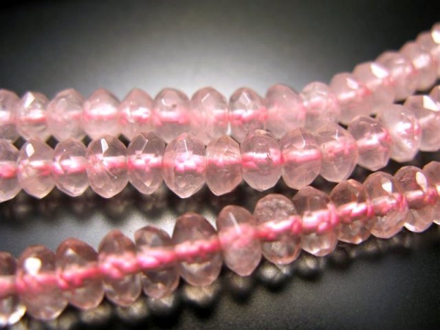 繊細カット 6mm ローズクォーツ 繊細ボタンカット(紅水晶) 一連 約38-40cm ロンデル ブラジル産 rn-p