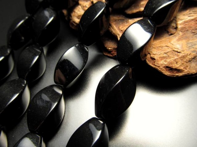 16mm×8.5mm オニキス タンブルウェーブ型 一連 約38-40cm 黒瑪瑙 ブラジル産