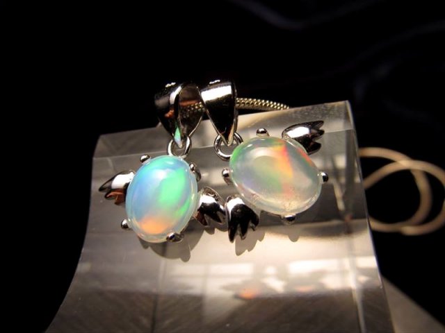 激安宣言 4A プレシャスオパール エンジェル ペンダントトップ 石サイズ縦約9mm 1個売り メキシコ産 geki-tensiA26 pe-s