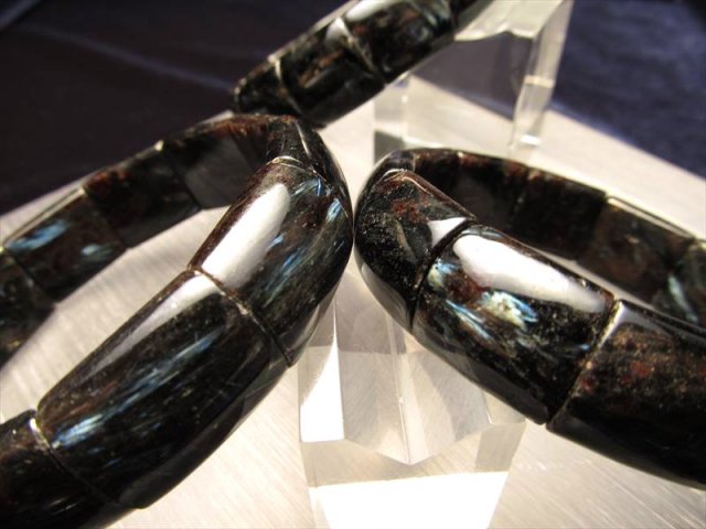 希少石 バングル型ブレスレット ブルーシルバーの輝き 4Aヌーマイト