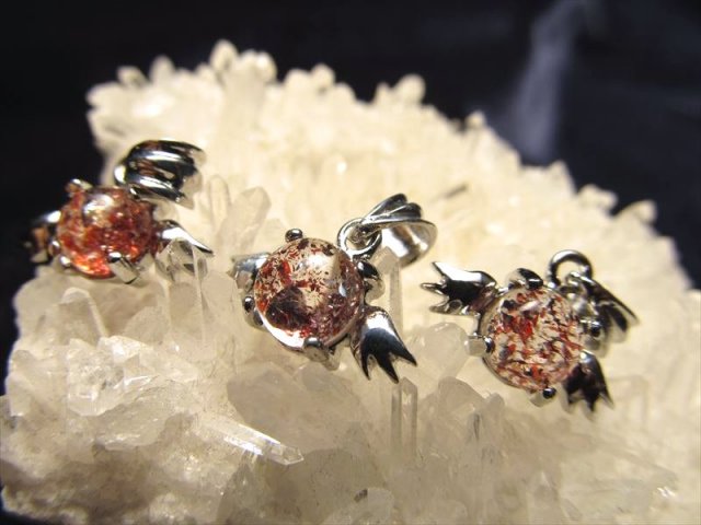 激安宣言 ラウンド型 スーパーセブン ストロベリークォーツ エンジェルペンダントトップ 石サイズ縦約6.5mm 1個売り ブラジル産 geki-tensiA2 pe-s