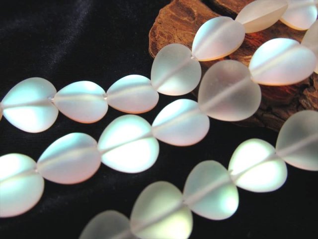 レインボーグラスオーラ ルナフラッシュ フロスト加工 ホワイトカラー ハート型 約12.5mm珠 一連 約38-40cm 人工石 rn-p パワーストーン 天然石