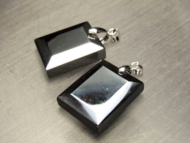 テラヘルツ鉱石 スクエア ペンダントトップ 縦約23-27mm前後 重さ8g前後 1個売り つやつや光沢 話題の 高純度 テラヘルツ 鉱石 2026年 検査機関にて検査済み