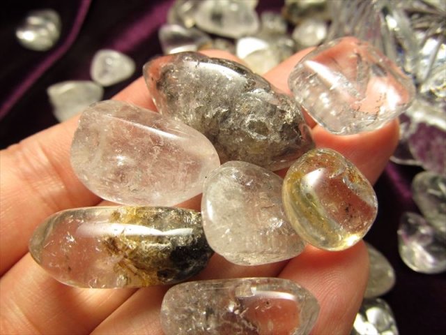 大サイズ 激レア パワフルなヒマラヤエレスチャルクォーツ 大粒タンブル状 200g 虹入りやファントム ルチル入りも ヒマラヤ エレスチャル水晶さざれ