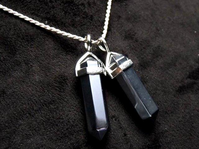 テラヘルツ鉱石 六角 ダブルポイント 双剣 ペンダントトップ 縦約31mm 1個売り カットの美しい六角柱 つやつや光沢 話題の 高純度 テラヘルツ 鉱石 2026年