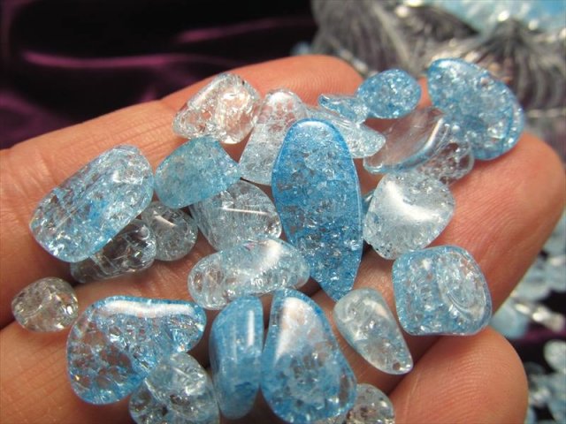AAA ブルー 水色 カラー きらきら爆裂水晶さざれ 200グラム 粒の大きさ 約5-16mm 透明カラークラックレインボー水晶 サザレ ブルー染色 ブラジル産 sa-