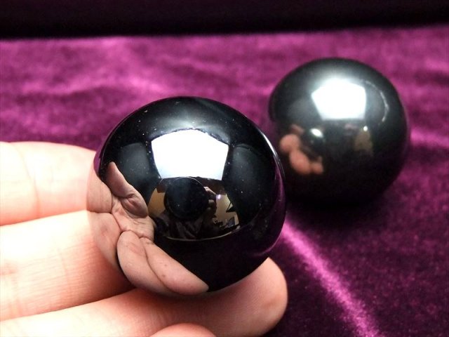 テラヘルツ鉱石 丸玉 直径約40mm 重さ約80g つやつや光沢で鏡のような表面 話題の 高純度 テラヘルツ 鉱石 2026年 検査機関にて検査済み 本物保証 返品保証