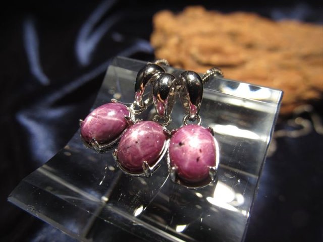 スタールビーペンダントトップ ぷっくりオーバル型 石サイズ縦約8mm SILVER925 つやつや濃厚色 ミャンマー産 pe-