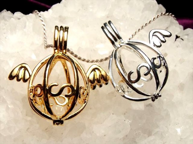 入れ替え可能 天使の羽付 ストーン入れ替えペンダントトップ ケージ型 約16mmまでの天然石が入ります pe-s パワーストーン 天然石