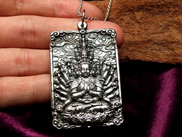 高品質シルバー 両面彫刻 千手観音像 彫刻ペンダントトップ 縦約50mm 1