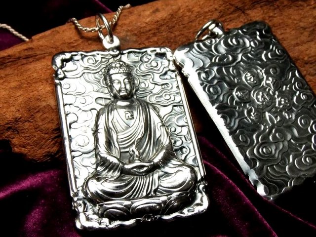 新品　阿弥陀如来像ペンダントヘッド　スターリングシルバーに金メッキ 高品質シルバー 両面彫刻 阿弥陀如来像 彫刻ペンダントトップ 縦約50mm