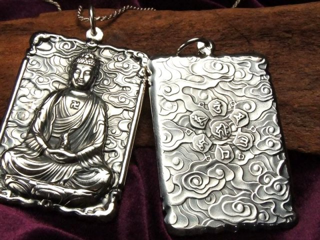 高品質シルバー 両面彫刻 阿弥陀如来像 彫刻ペンダントトップ 縦約50mm