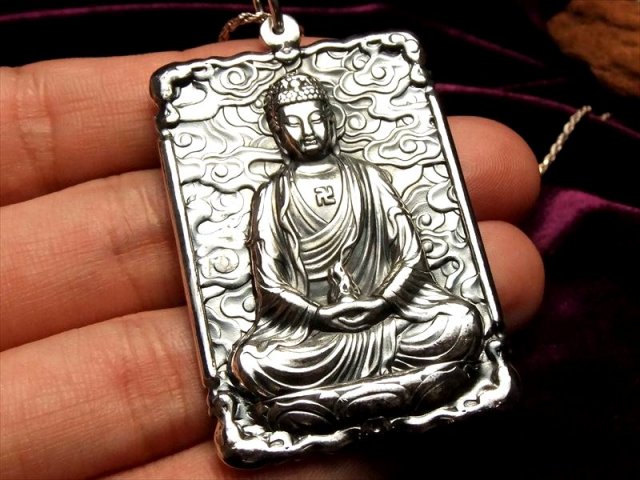 高品質シルバー 両面彫刻 阿弥陀如来像 彫刻ペンダントトップ 縦約50mm