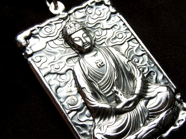 高品質シルバー 両面彫刻 阿弥陀如来像 彫刻ペンダントトップ 縦約50mm