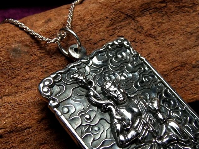 不動明王 高品質シルバー 両面彫刻 不動明王像 彫刻ペンダントトップ