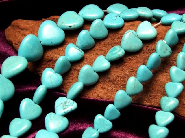 ハウライトターコイズ ハート型 縦約10mm-11mm 幅約8mm-9mm 一連 約