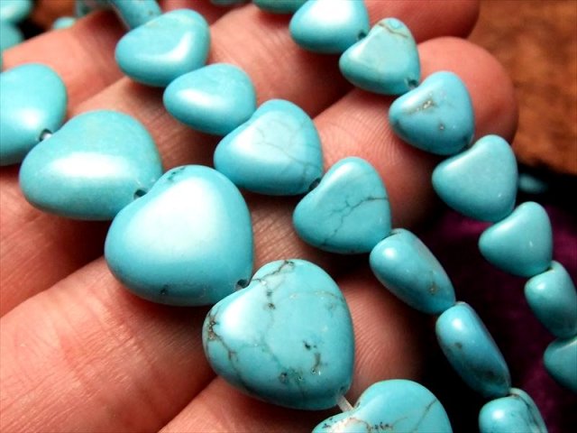 ハウライトターコイズ ハート型 縦約10mm-11mm 幅約8mm-9mm 一連 約