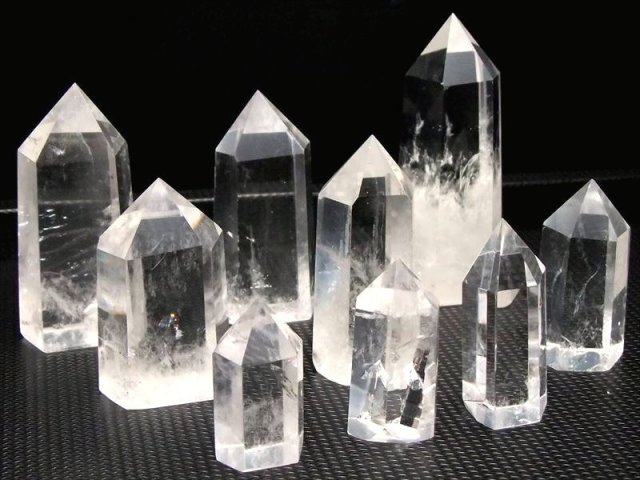 天然透明 水晶ポイント (六角柱) 110グラム-120グラム 透明感抜群 