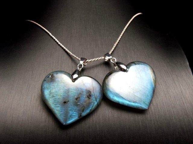 4A ラブラドライト ハート型 ペンダントトップ 重さ 約7-10グラム くっきりブルーシラー マダガスカル産