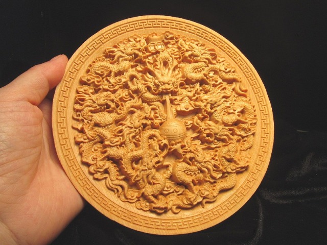 竜生九子 龍彫り 台付き お皿型置物 直径約142mm 5A極上彫り 木彫り