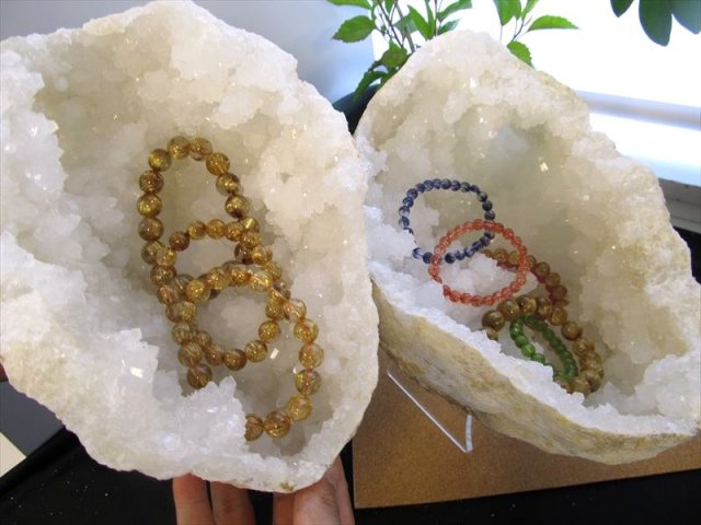 超特大 モロッコ産ジオード 晶洞 水晶 原石 約7kg-10kg 希少鉱物共生タイプも 完全浄化に 極上キラキラ水晶 モロッコ産 cl-p パワーストーン 天然石