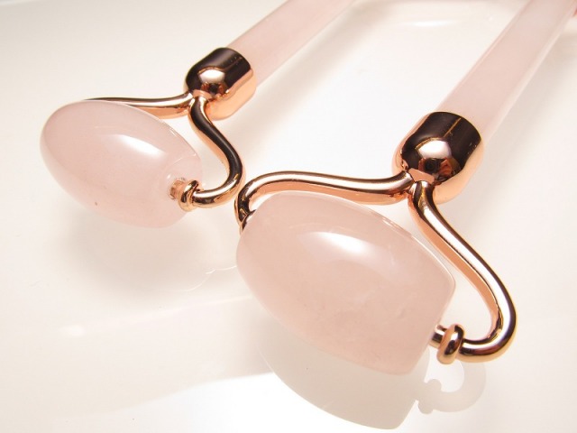 天然石 美顔ローラー ローズクォーツ 全長約145mm 4Aのディープローズ