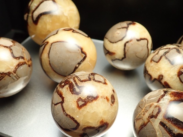 セプタリアン 丸玉 直径48mm-50mm ドラゴンストーン 新しい考えや価値