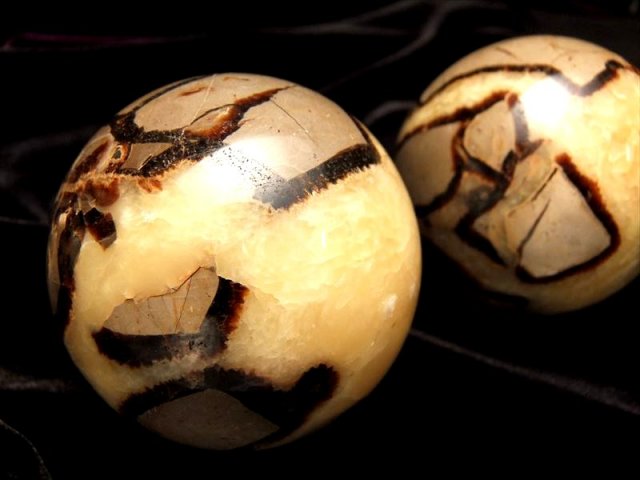 希少 セプタリアン 丸玉 351g 希少 セプタリアン 丸玉 351g