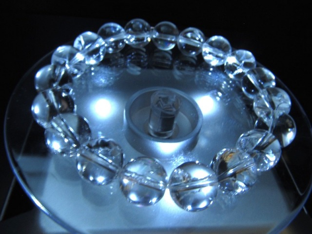 LED発光の回転台座 白色単色発光 天然石のディスプレイに 激安 LED回転ディスプレイ台 本体幅約10.0cm 台座面幅約9cm 高さ約4.9cm inmy パワーストーン 天然石