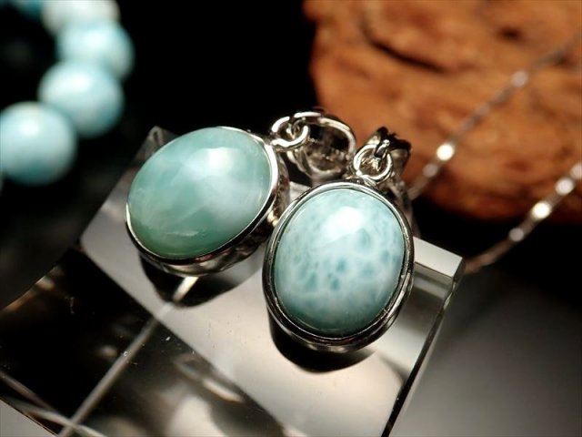 激安宣言 ラリマーペンダントトップ ぷっくりオーバル型 石サイズ縦約10mm-12mm 1個売り シルバーカラー ドミニカ共和国産 geki-1010B2