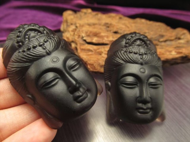 激安宣言 透明オブシディアン 黒曜石 白衣観音御尊顔彫り カービングプレート タイプC フロストタイプ 縦約51mm メキシコ産 geki-obG4 パワーストーン 天然石