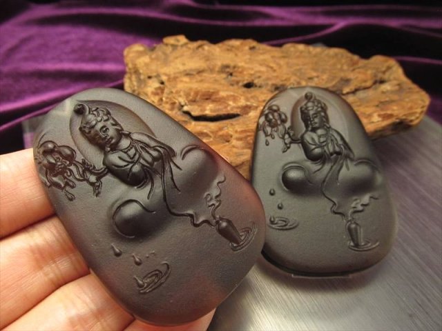 激安宣言 透明オブシディアン 黒曜石 白衣観音彫り カービングプレート タイプA フロストタイプ 縦約58mm メキシコ産 geki-obG26 パワーストーン 天然石 ss-30