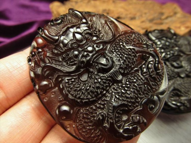 激安宣言 透明オブシディアン 黒曜石 龍彫りカービングプレート 縦約52mm メキシコ産 geki-obG58 パワーストーン 天然石